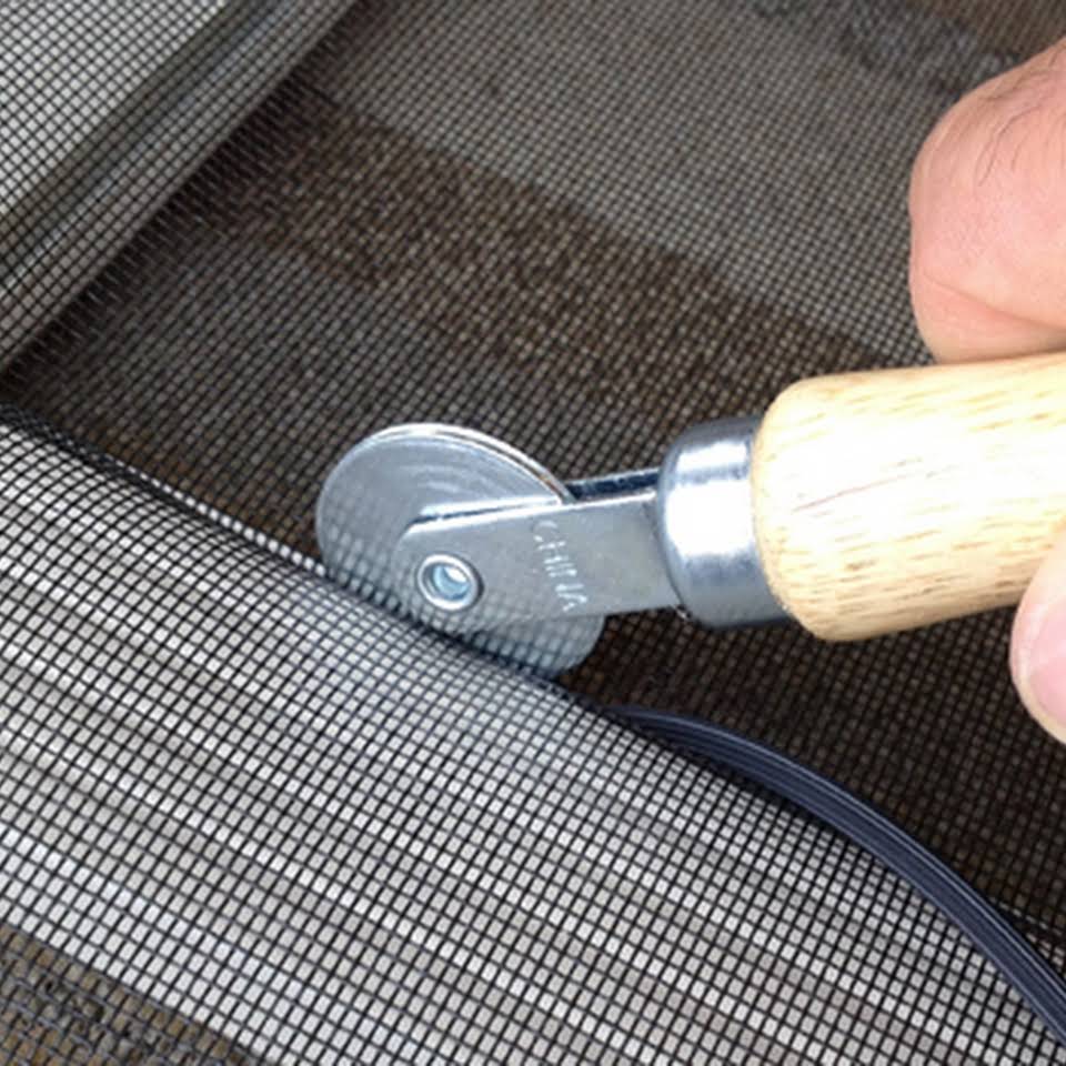 RÉPARATION DE MOUSTIQUAIRES À DOMICILE ( LAVAL & RIVE NORD )