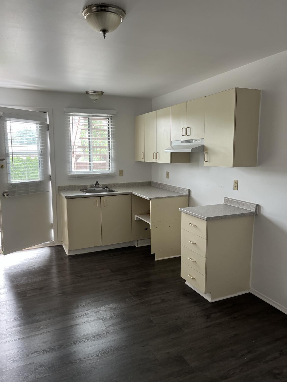 4 1/2 rénové, coin tranquille – Ste-Thérèse