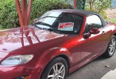 MX5 rouge décapotable