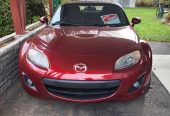 MX5 rouge décapotable