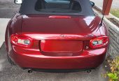 MX5 rouge décapotable