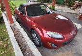 MX5 rouge décapotable
