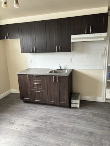 1 grand 2 1/2 a louer