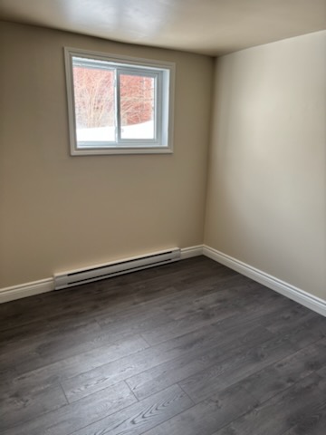 1 grand 2 1/2 a louer